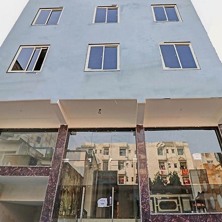 Townhouse Tark Inn Új-Delhi Kültér fotó
