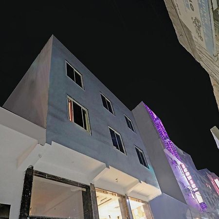 Townhouse Tark Inn Új-Delhi Kültér fotó