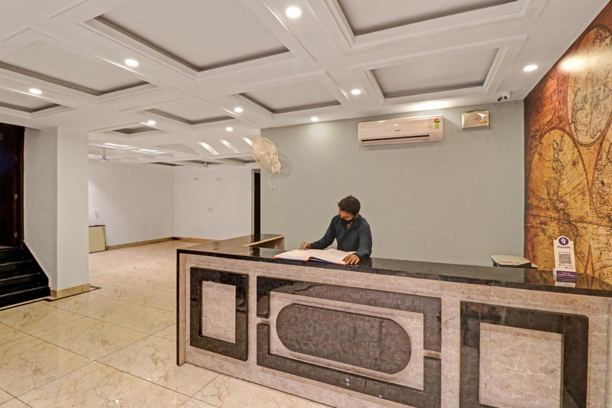 Townhouse Tark Inn Új-Delhi Kültér fotó
