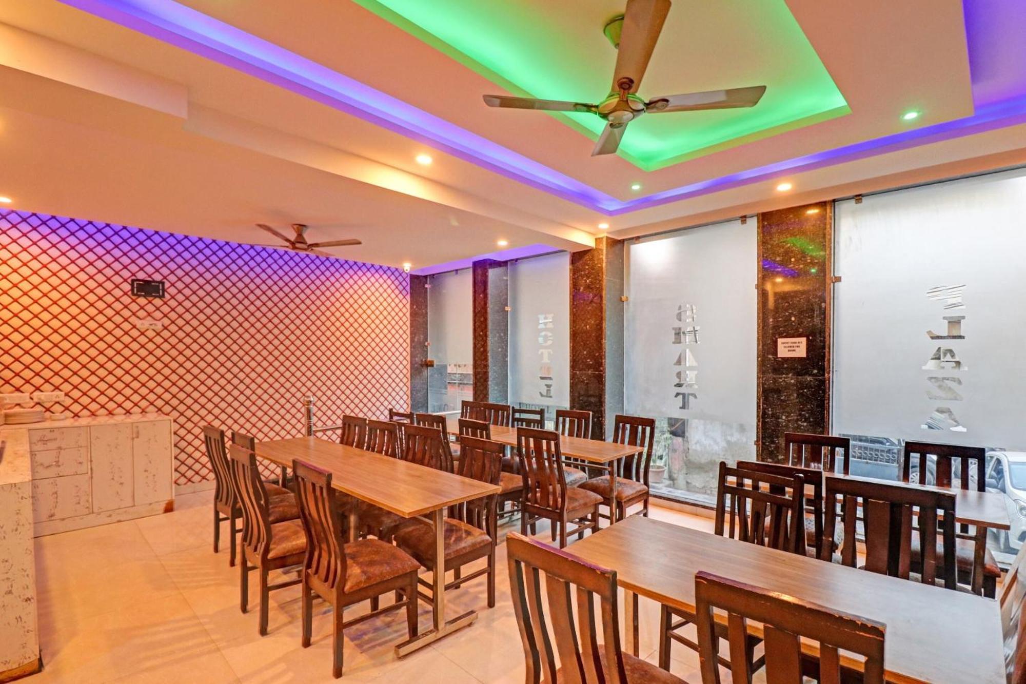 Townhouse Tark Inn Új-Delhi Kültér fotó