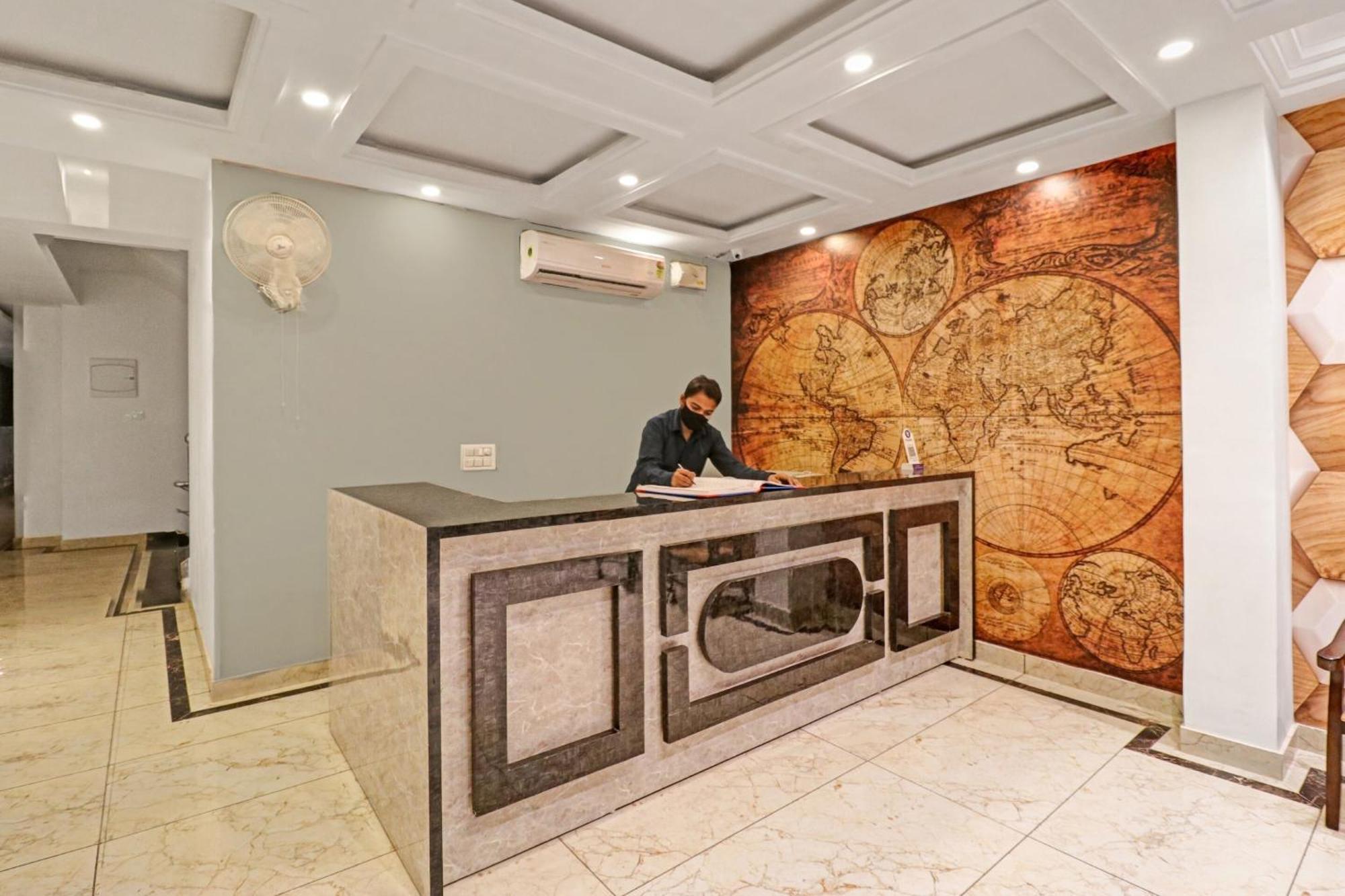 Townhouse Tark Inn Új-Delhi Kültér fotó