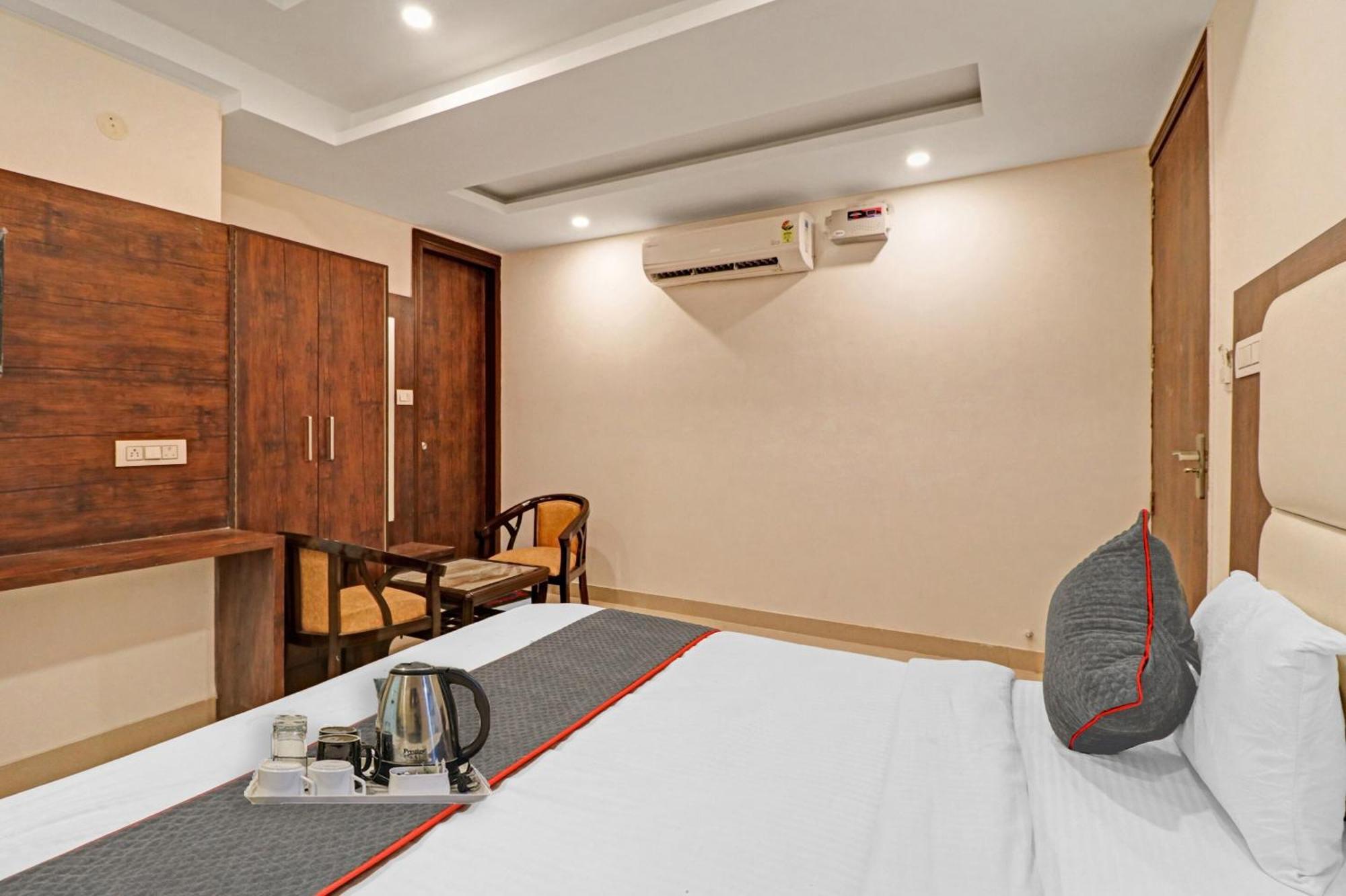 Townhouse Tark Inn Új-Delhi Kültér fotó