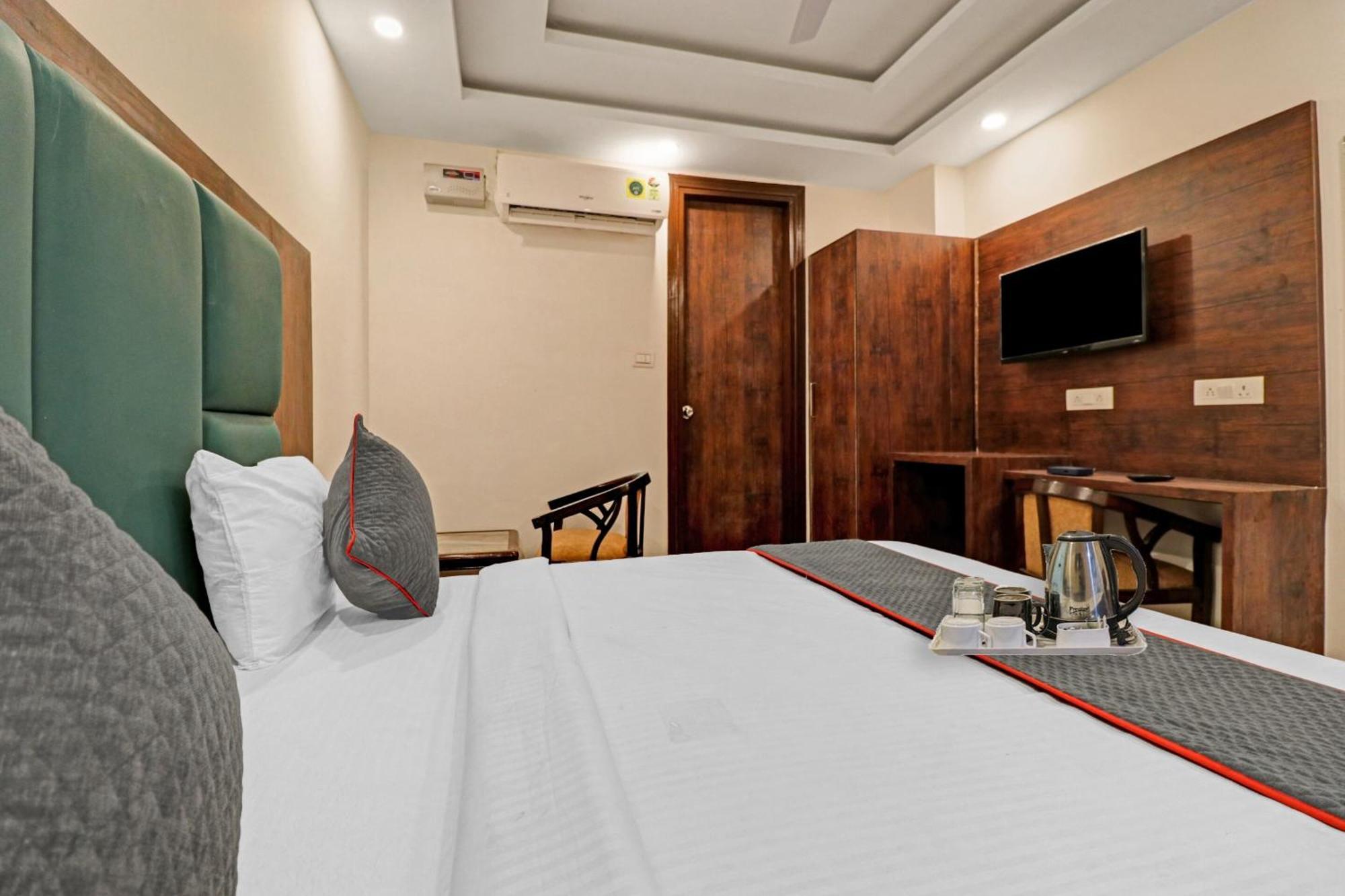 Townhouse Tark Inn Új-Delhi Kültér fotó