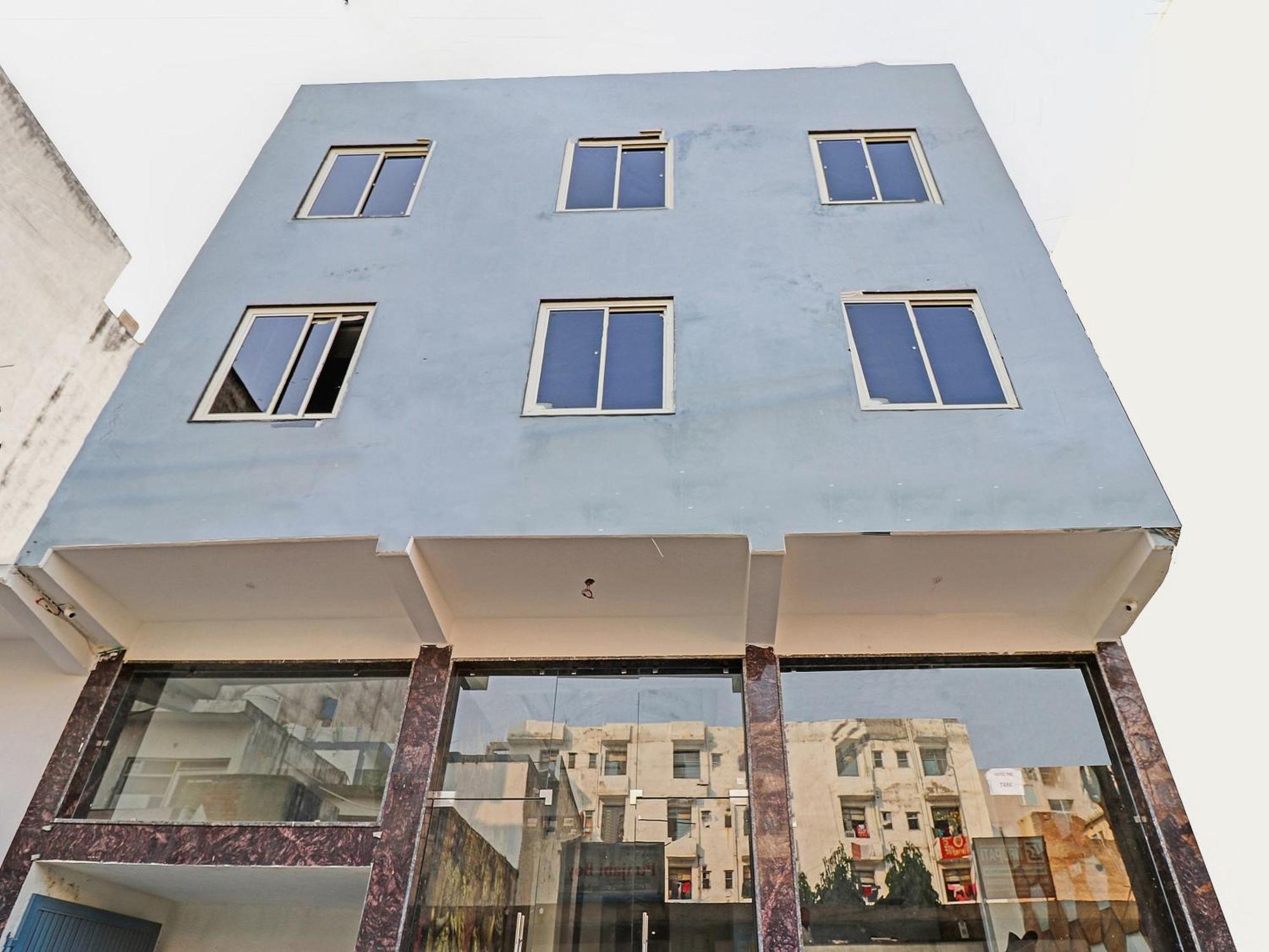 Townhouse Tark Inn Új-Delhi Kültér fotó