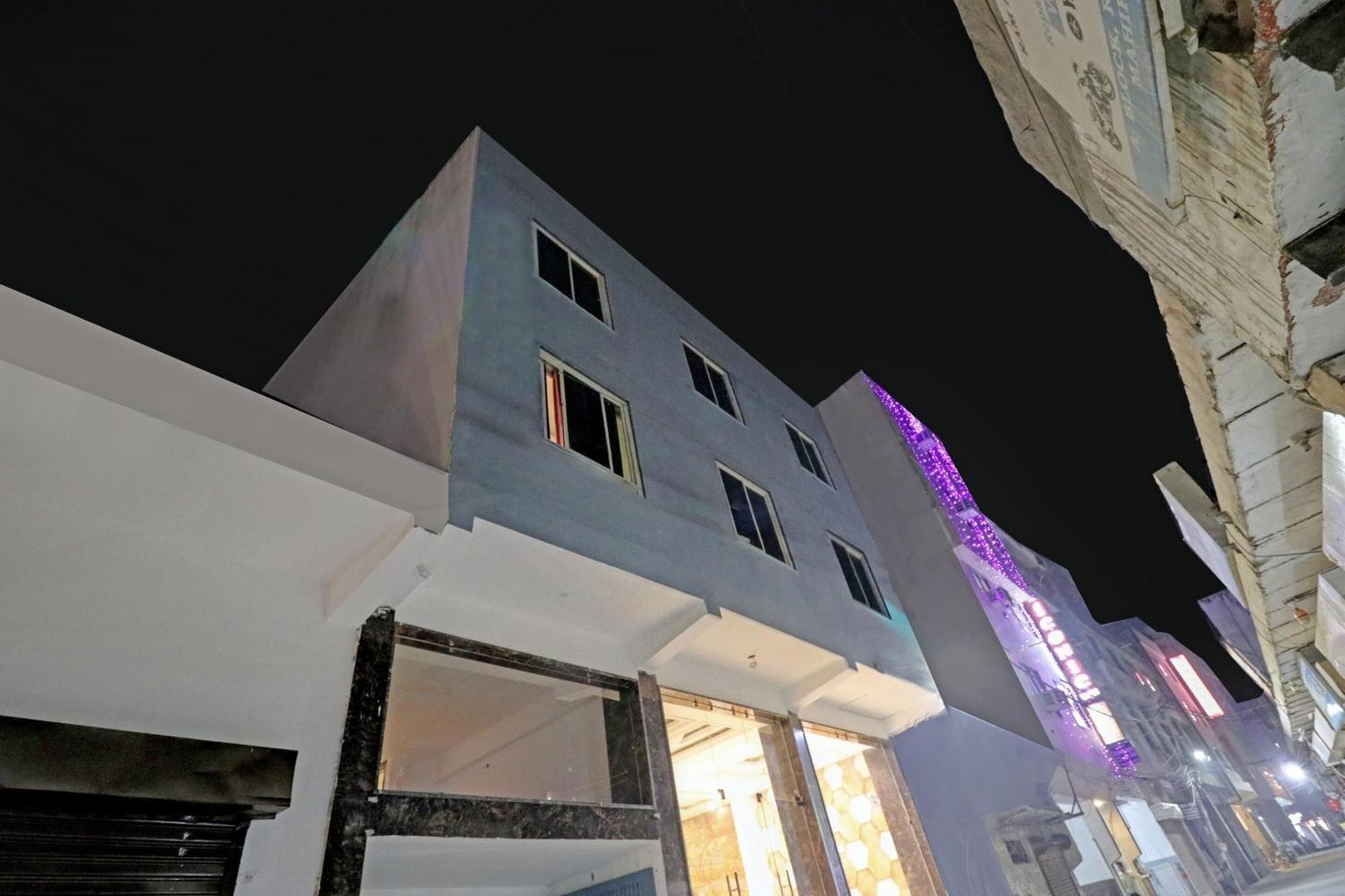 Townhouse Tark Inn Új-Delhi Kültér fotó