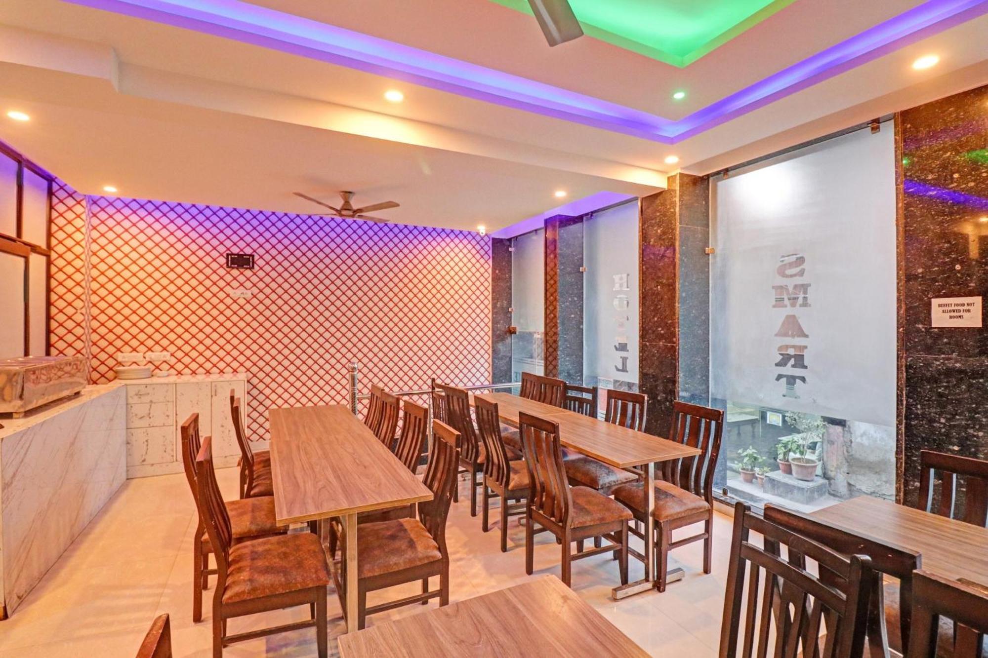 Townhouse Tark Inn Új-Delhi Kültér fotó