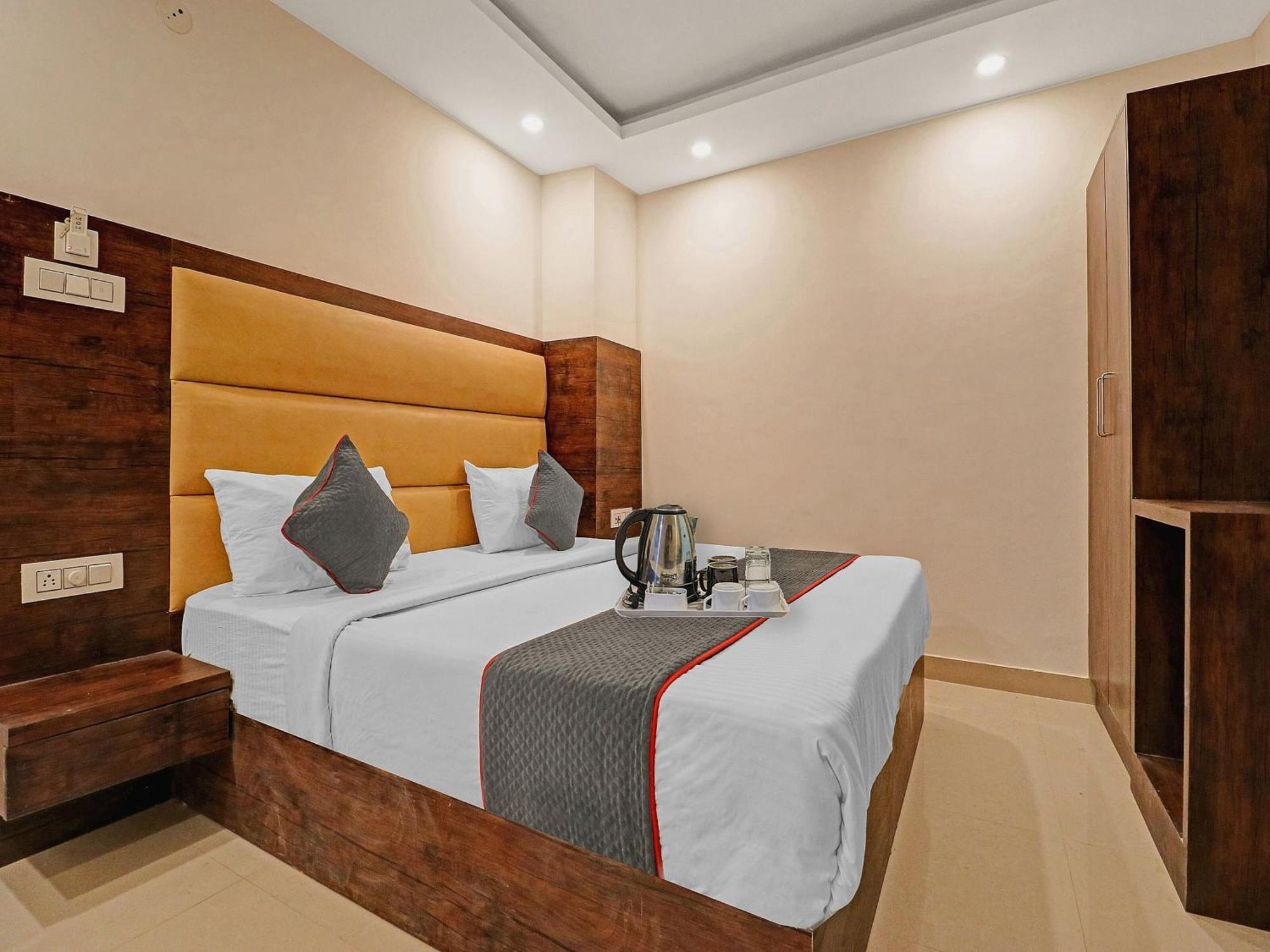 Townhouse Tark Inn Új-Delhi Kültér fotó