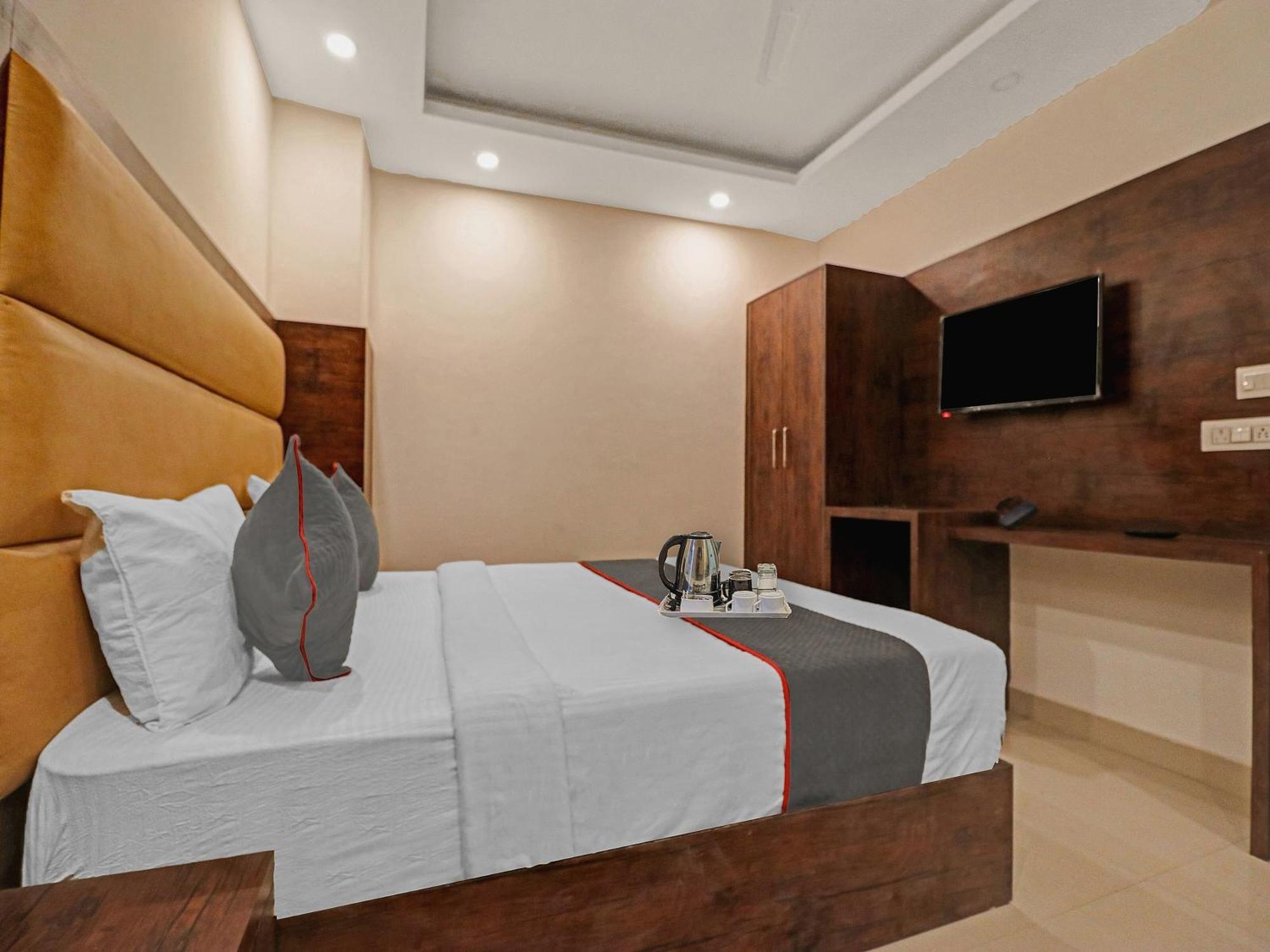 Townhouse Tark Inn Új-Delhi Kültér fotó