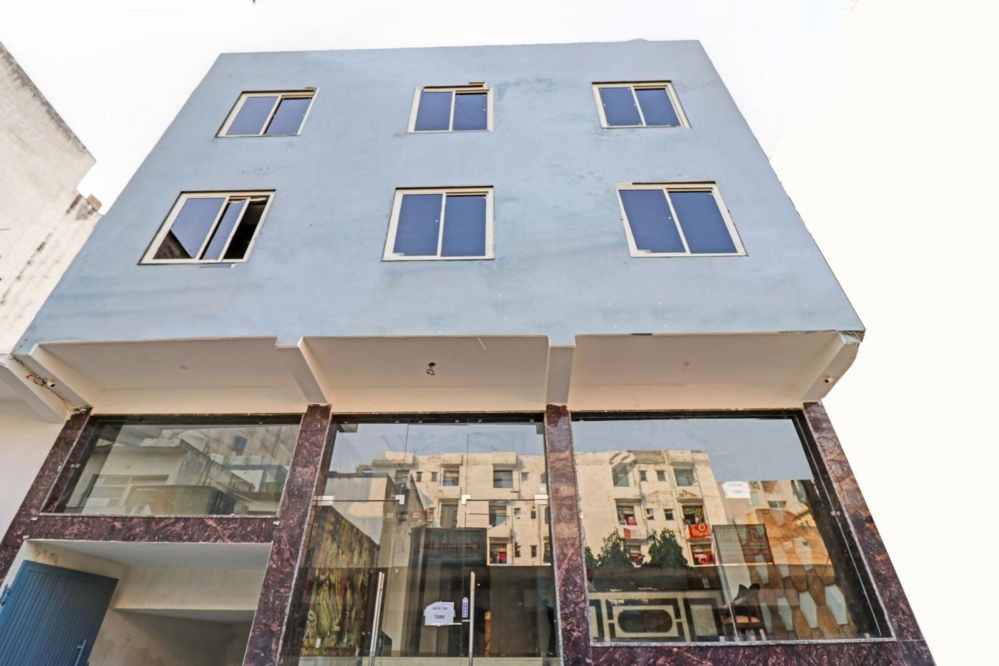 Townhouse Tark Inn Új-Delhi Kültér fotó