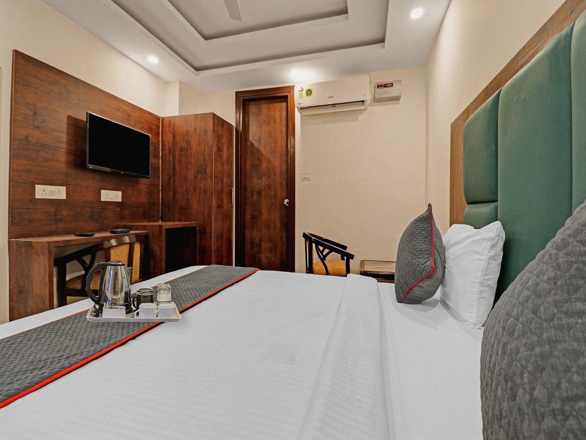 Townhouse Tark Inn Új-Delhi Kültér fotó